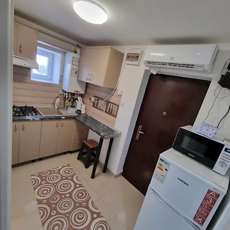 Apartament Cu 2 Dormitoare - Madalina Corabia Kültér fotó