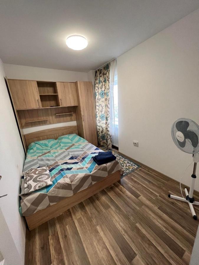 Apartament Cu 2 Dormitoare - Madalina Corabia Kültér fotó